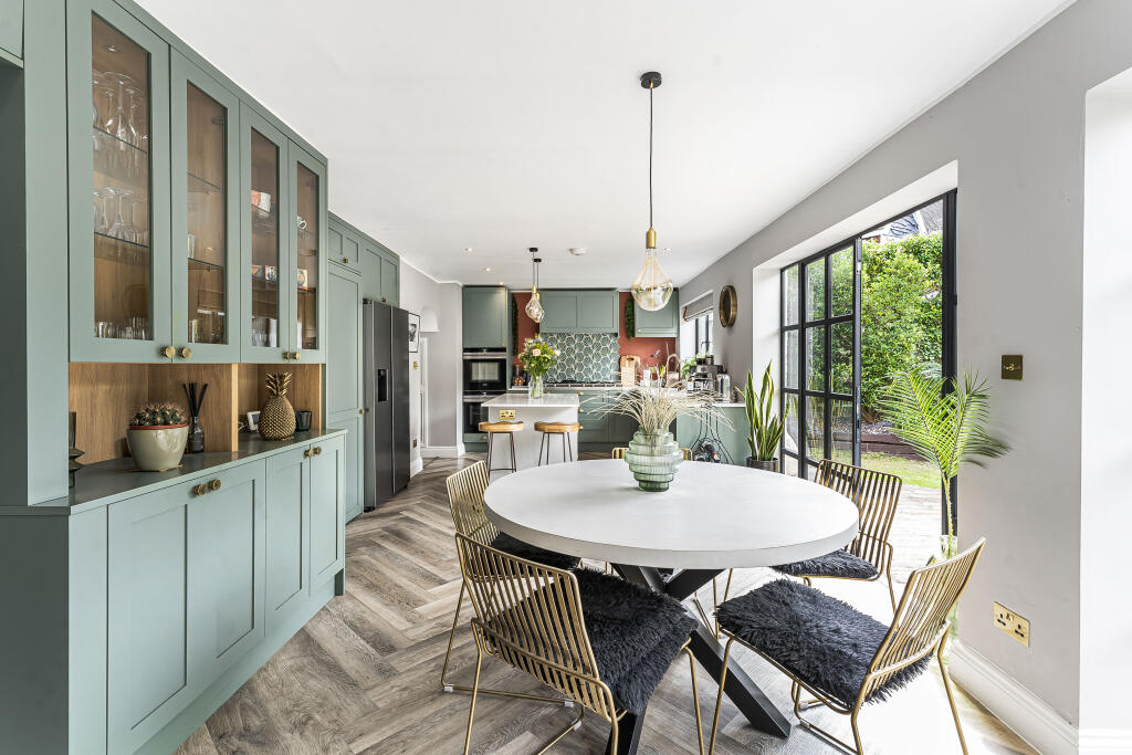 Kitchen/Breakfast Room