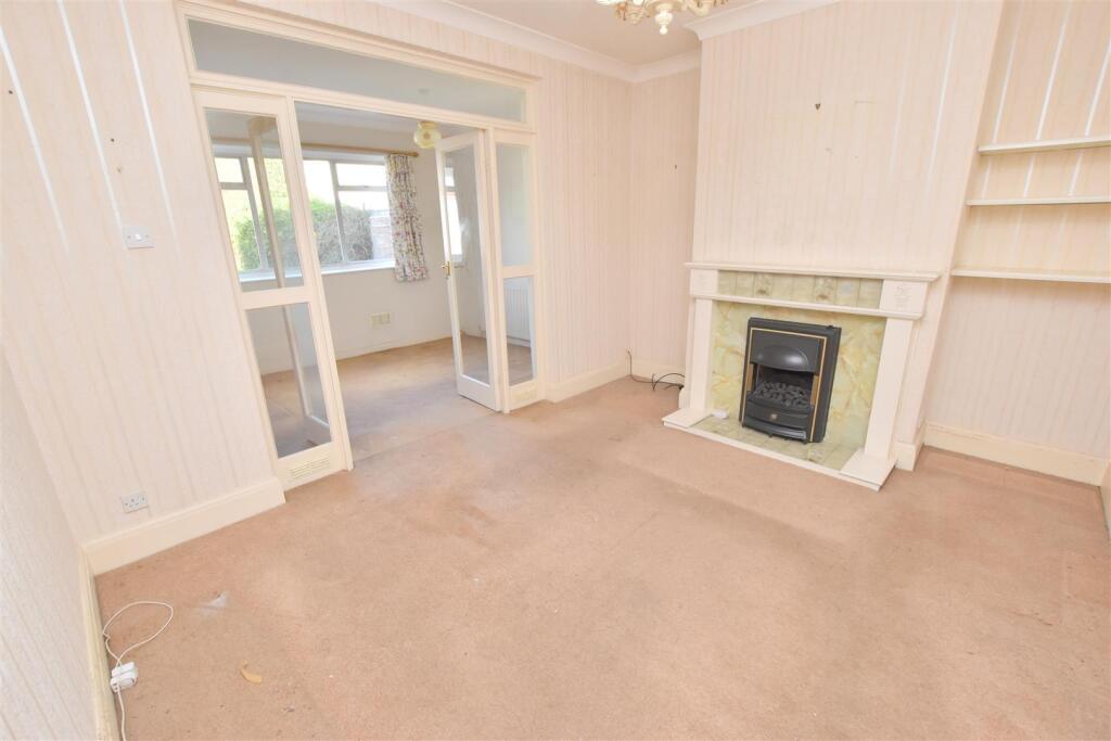 REAR SITTING ROOM