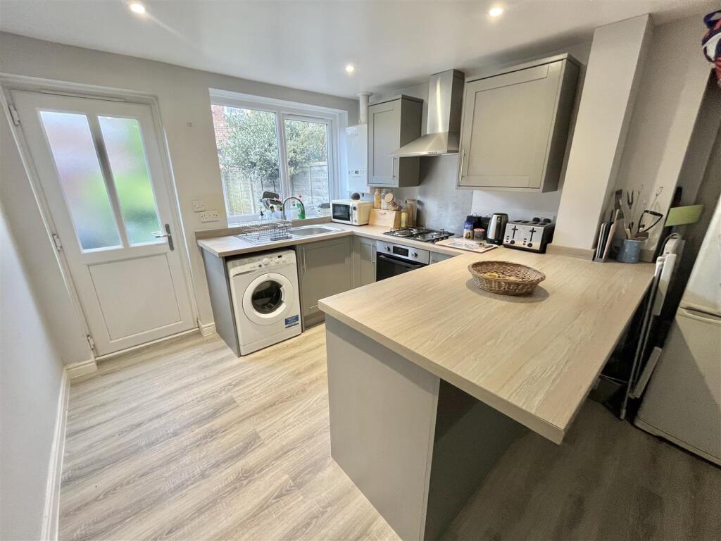 Dining Kitchen Aspect 3
