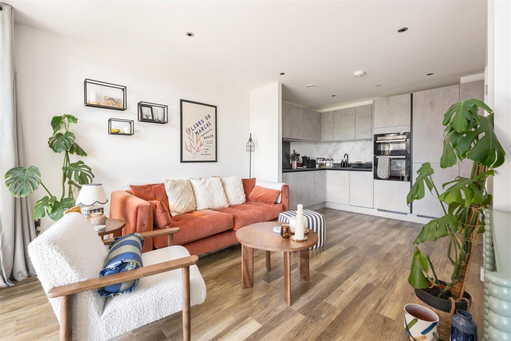 Living-Area-1.jpg
