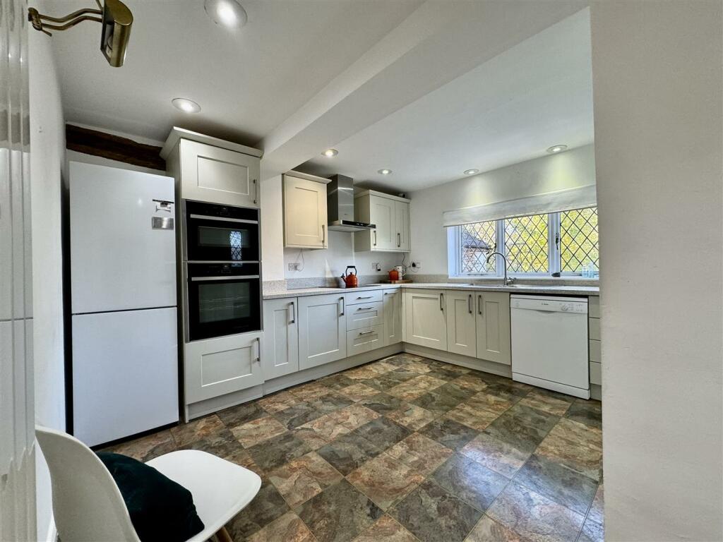 BREAKFAST KITCHEN