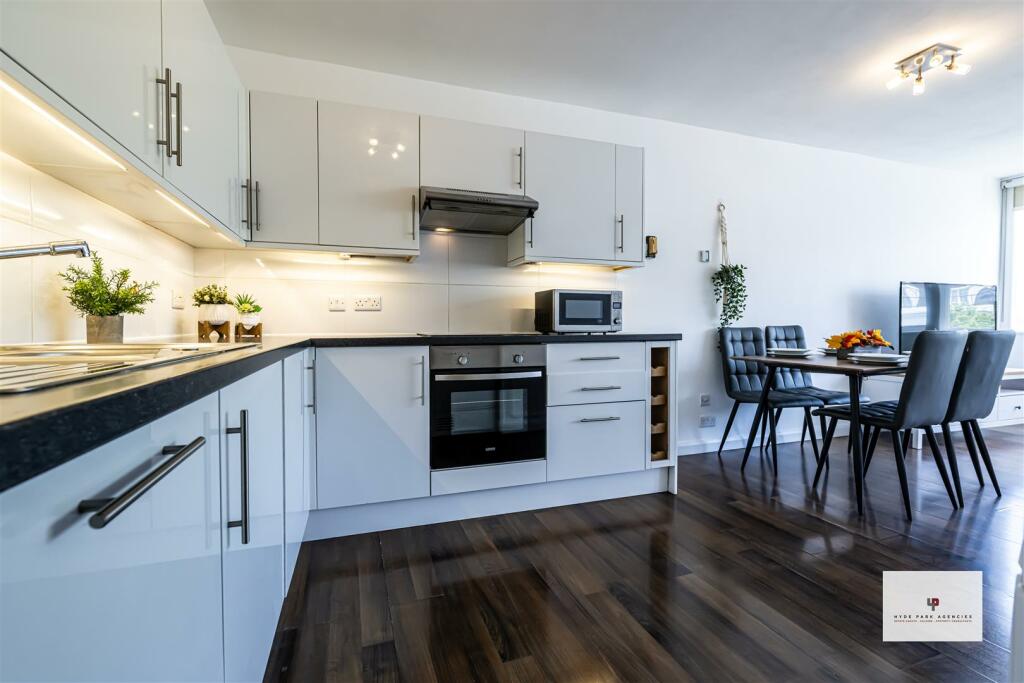 Corringham 32-015 HR - HPA.jpg