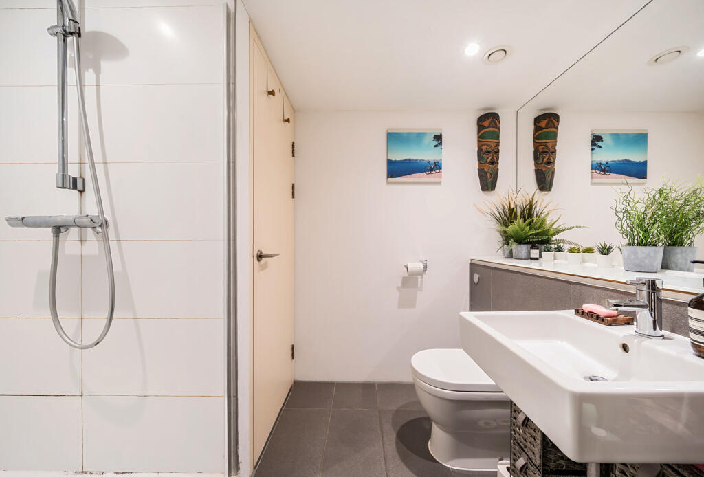 1380285-10-6914b4...