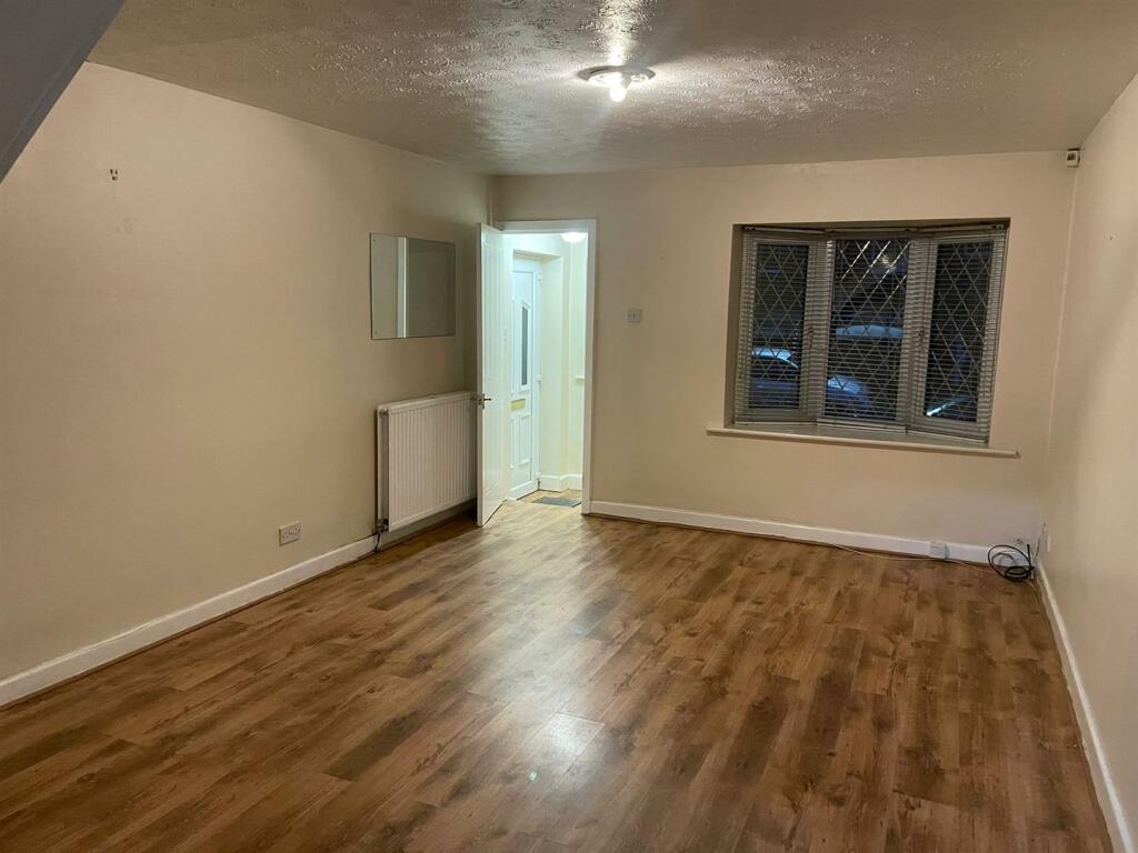 WhatsApp Image 2024-12-06 at 13.19.43.jpeg