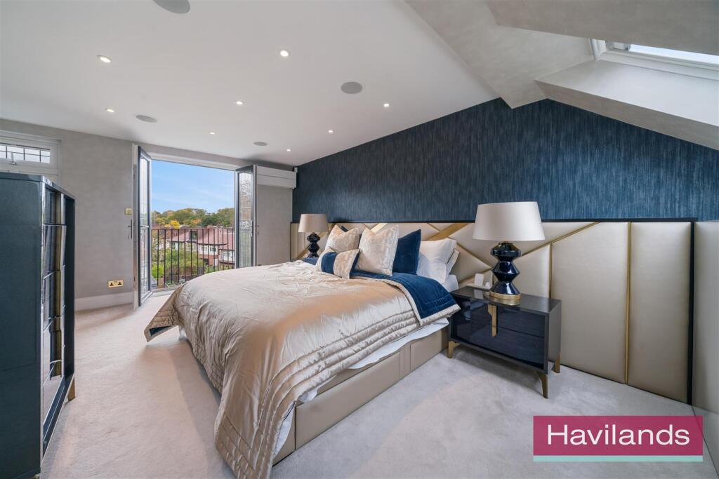 Broadfields Avenue-2.jpg