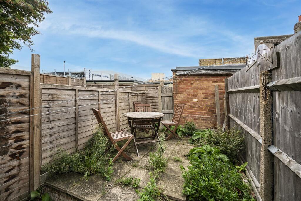 2a Gambole Road SW17 external 2.jpg