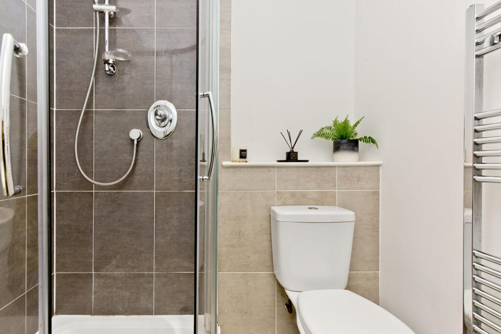 Principal Bedroom EnSuite