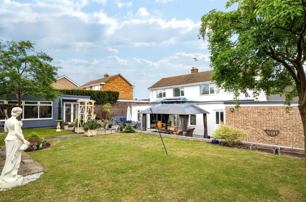 1304929-5-6841fcd03e4ee