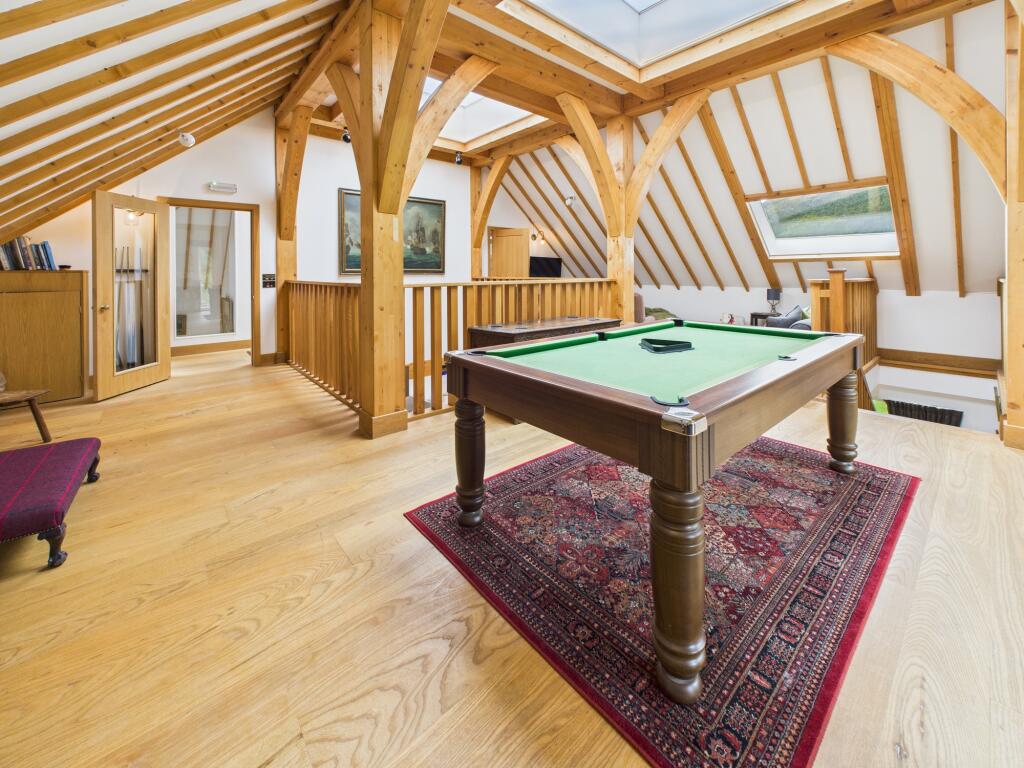 CAM03185G0-PR0119-STILL007