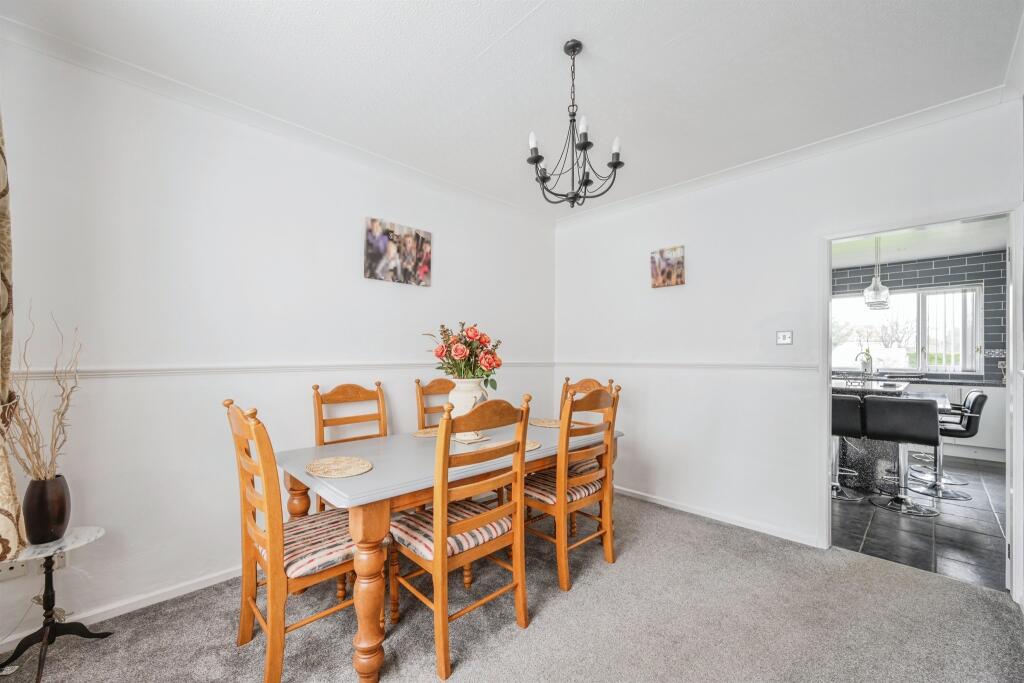 Dining Room: