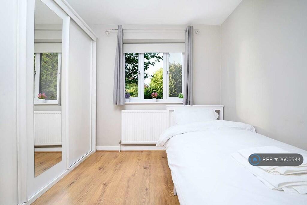 Single Bed And Large Wardobe