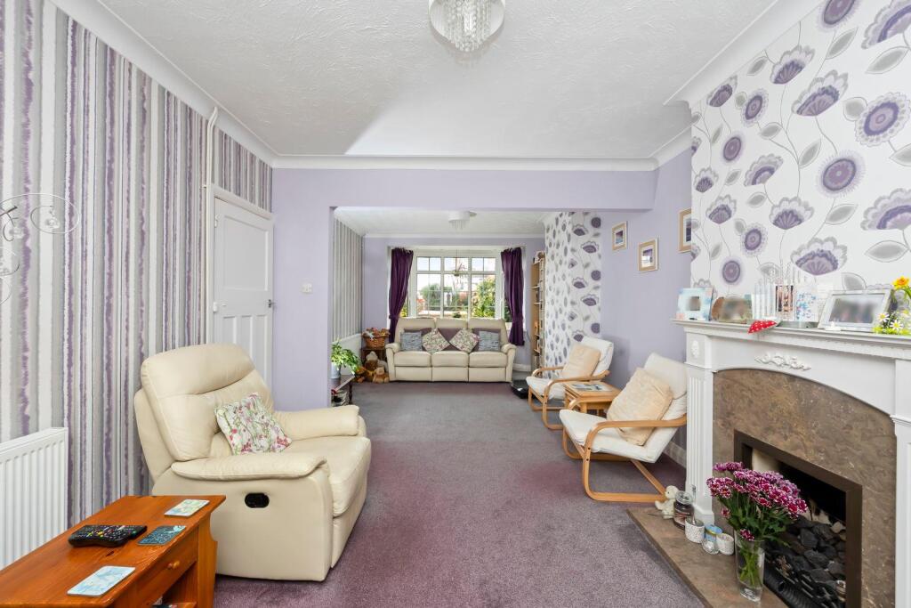 Hangleton Road 343 THROUGH LOUNGE.jpeg