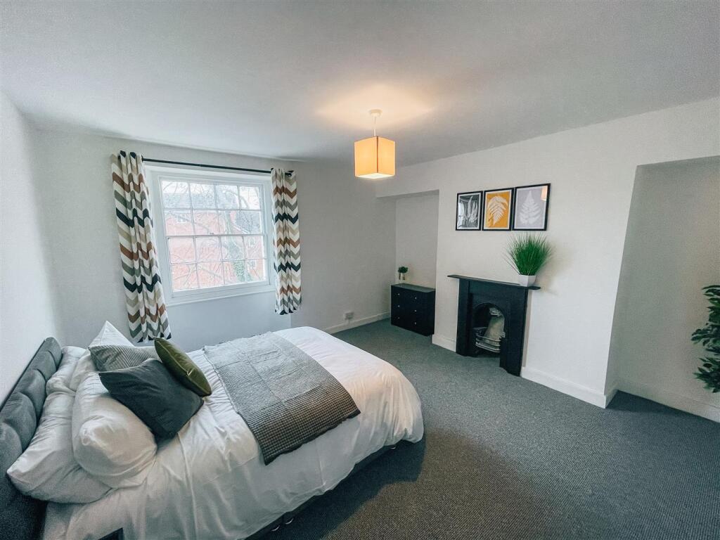 Newport Road Room 4, Cardiff