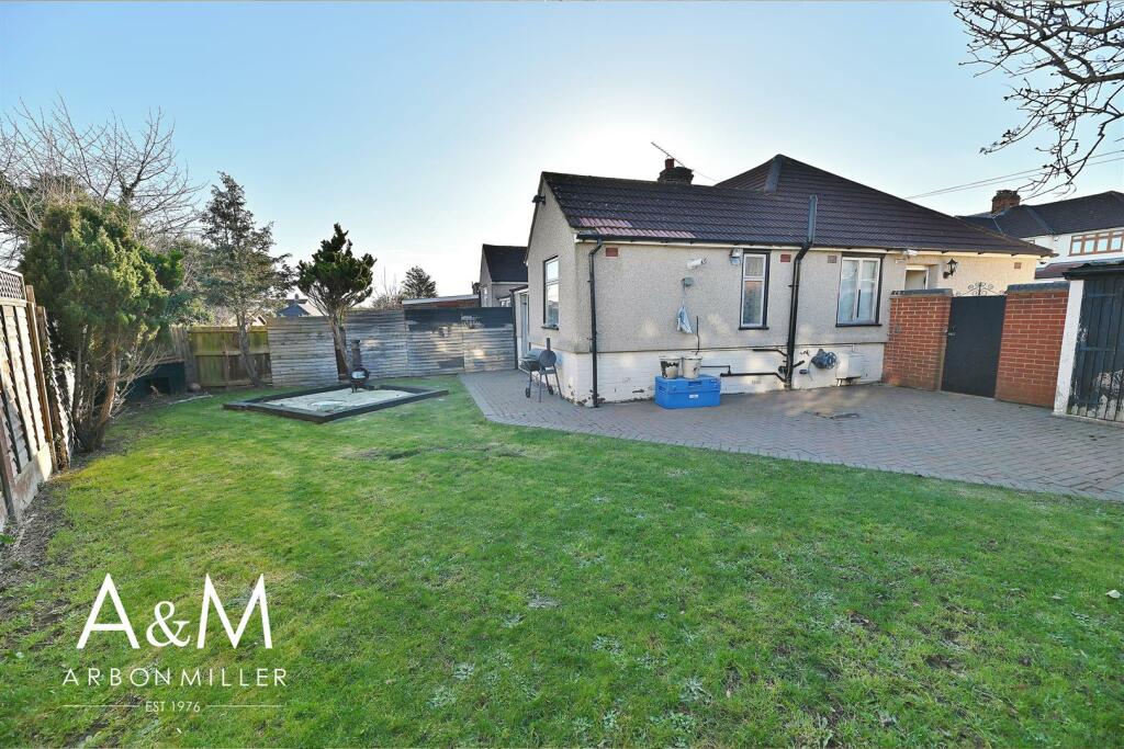SIDE SECTION REAR GARDEN