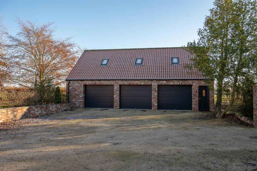 Triple Garage Block