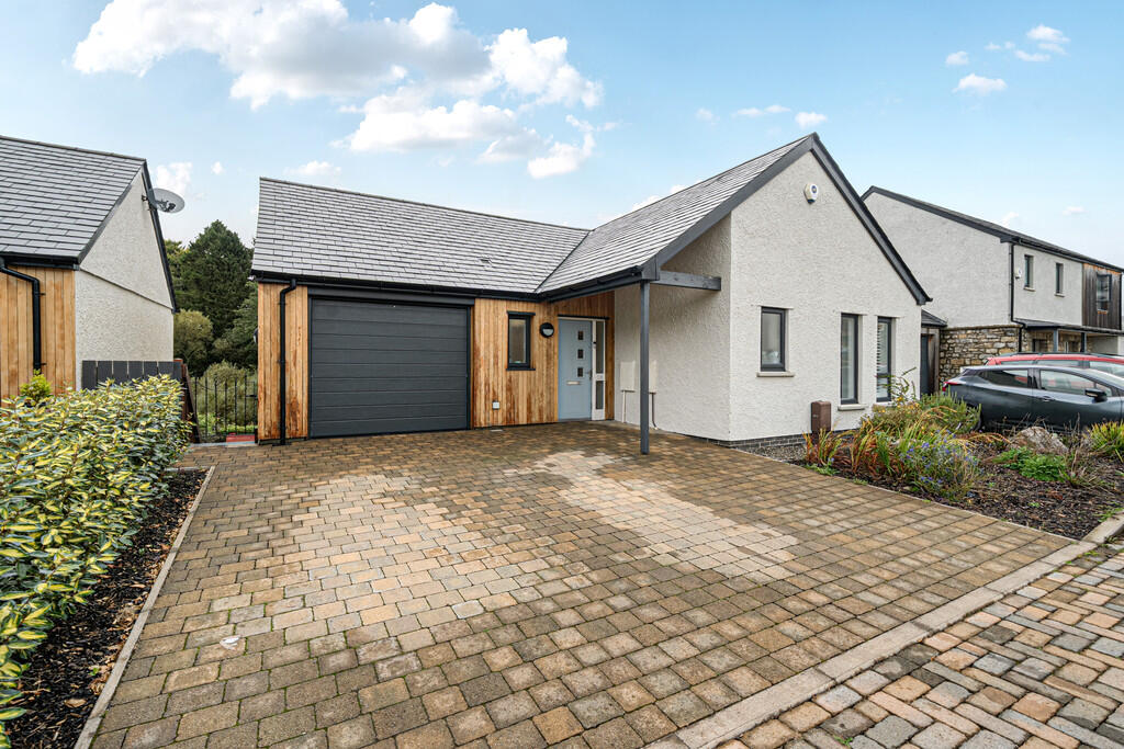 29 Oakfield Park ...