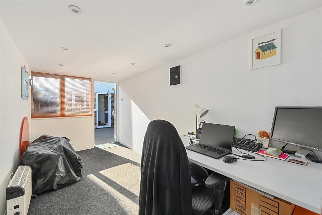 North Road Garden office (22).jpg