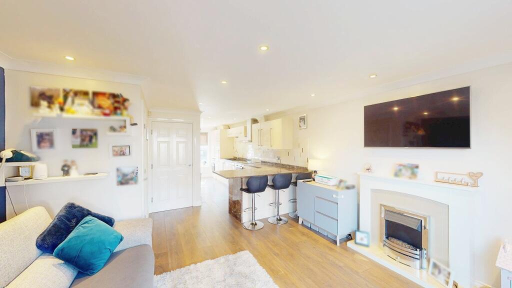 Lounge/Kitchen