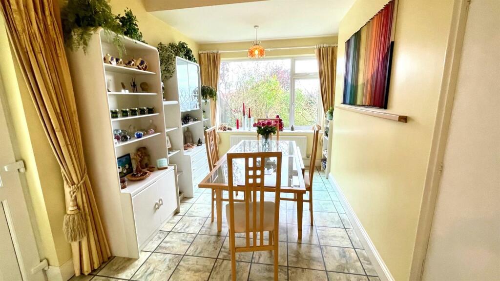 BREAKFAST ROOM