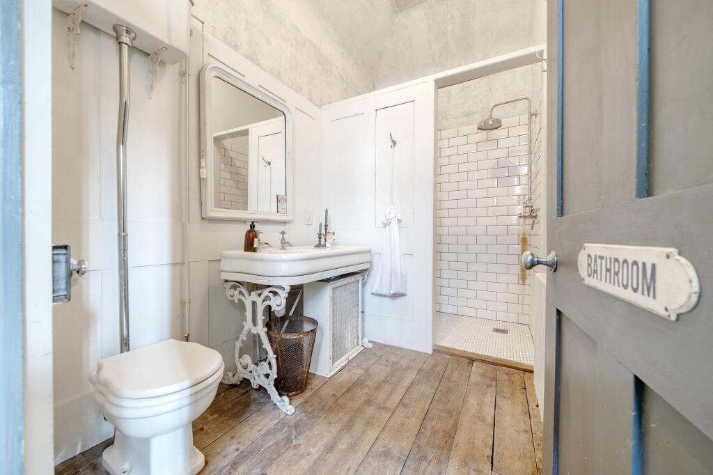 Shower Room (1)