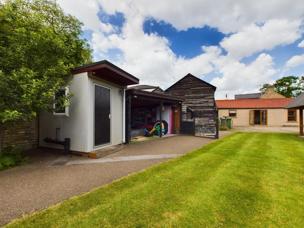 CAM02519G0-PR0134-STILL020