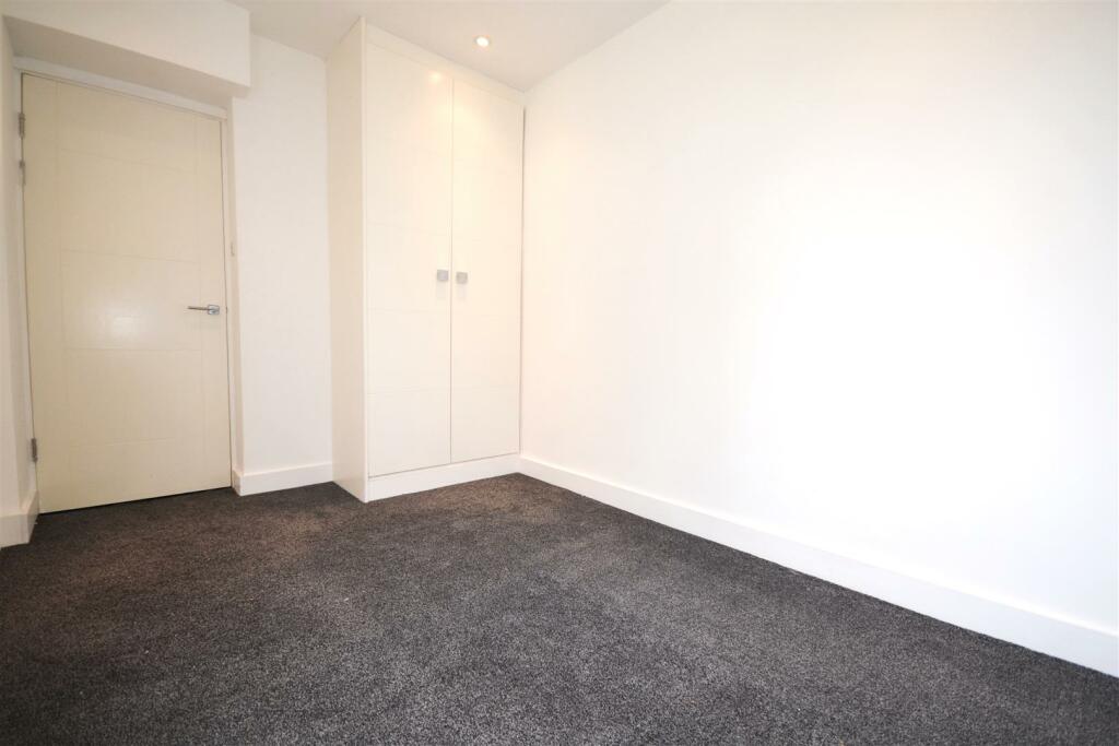 Bedroom ..jpg