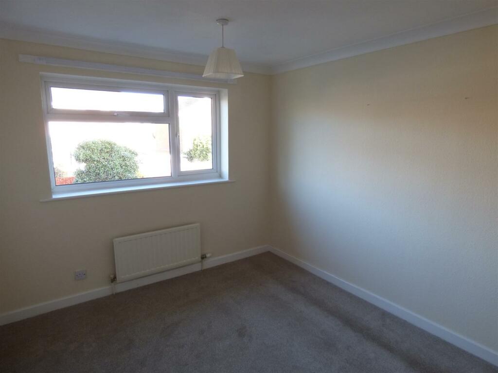 Bedroom 2.JPG