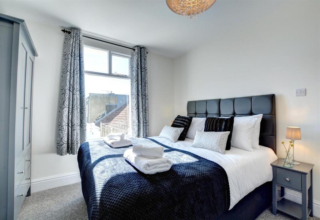 37a Traflagar Street Bedroom 3.jpg