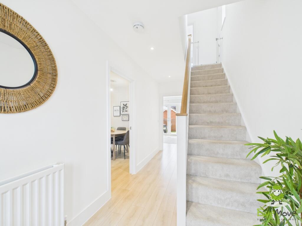 EweMove Estate Agents Basingstoke - Appian Way 
