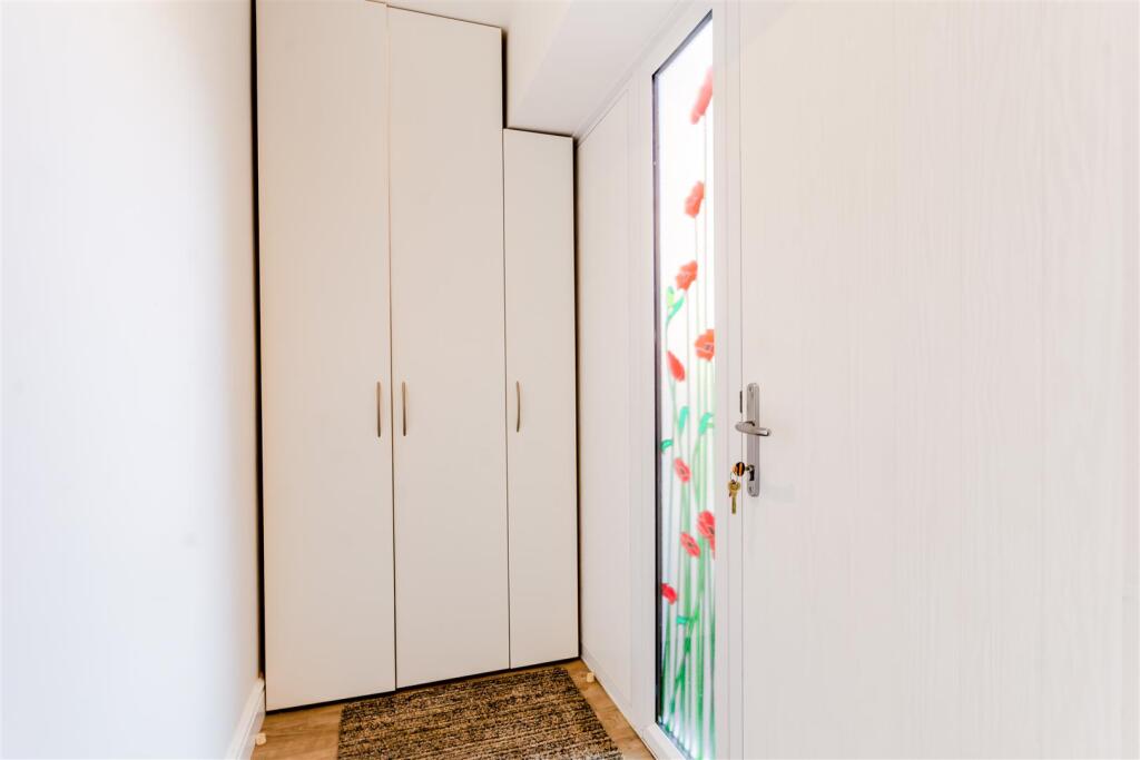 8638099-interior23v2.jpg