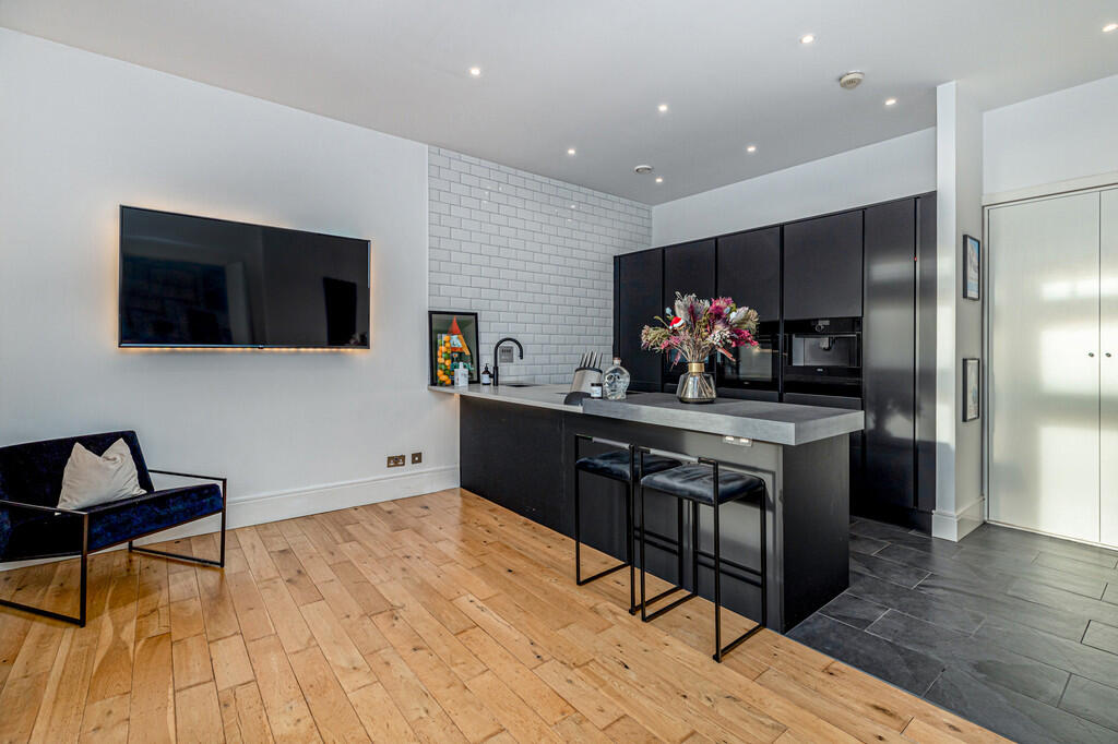 Flat22ShawHouse-1...