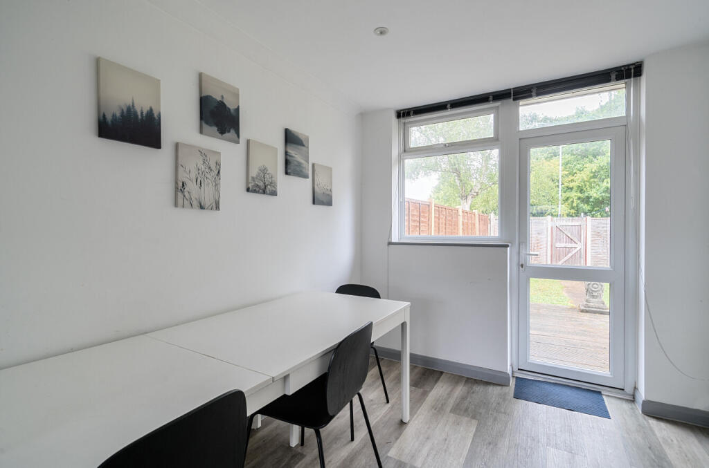 1296132-3-6841bb8...