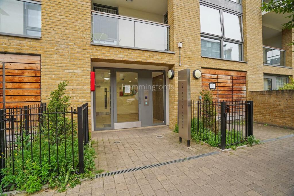 13-6cf180641-MK-HMF-Flat 16, 18 Canalside Square-6