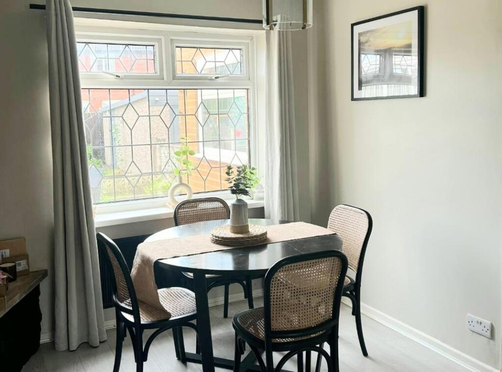 209 morthen road dining area.jpg