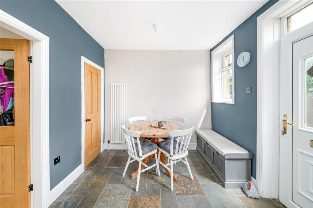 OPEN-PLAN DINING KITCHEN