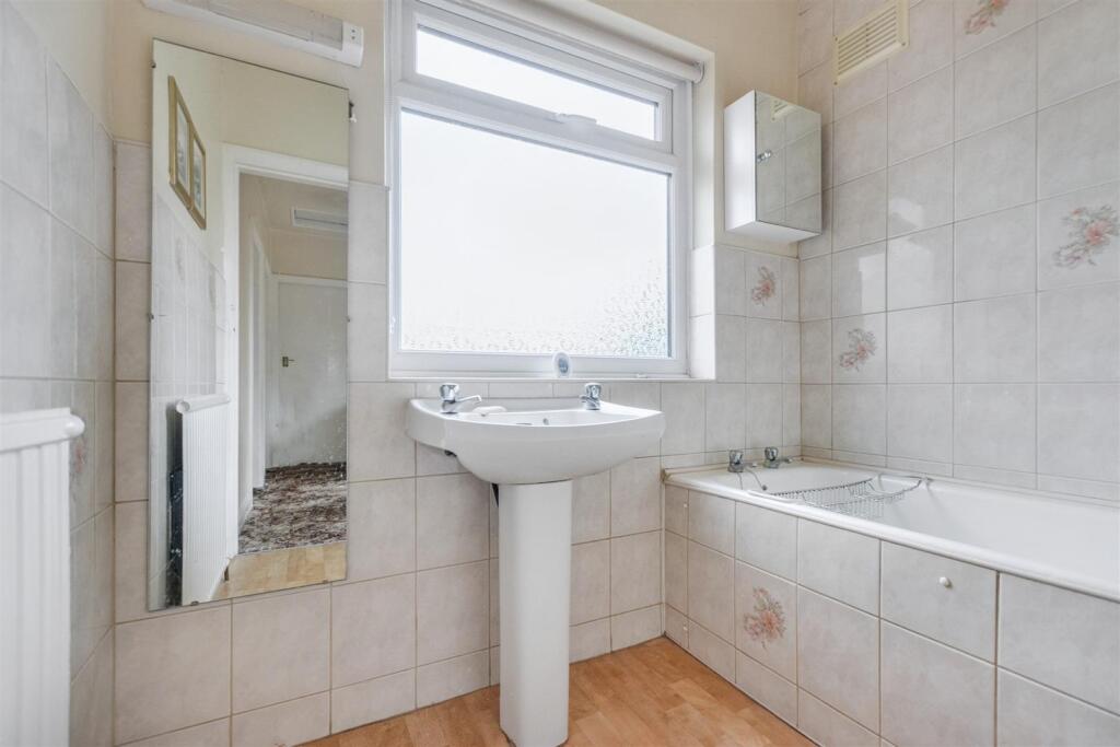 Bathroom.jpeg