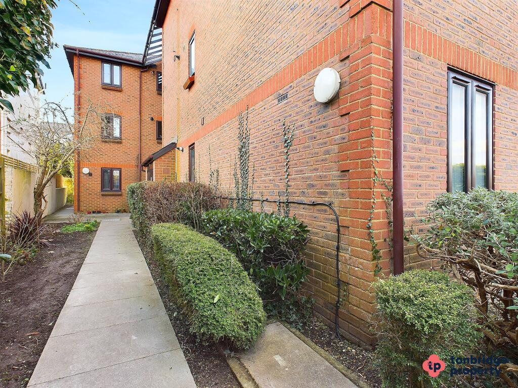 CAM03742G0-PR0019-STILL055