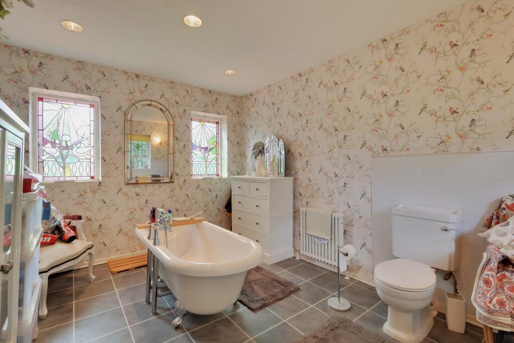 EN SUITE