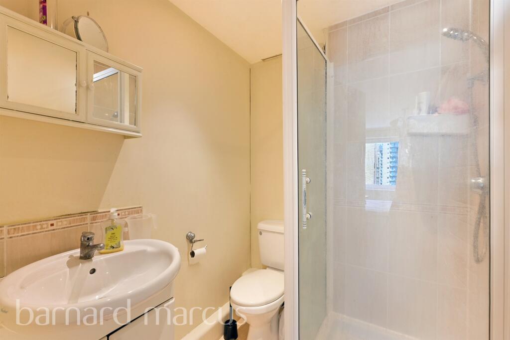 En-suite Bathroom