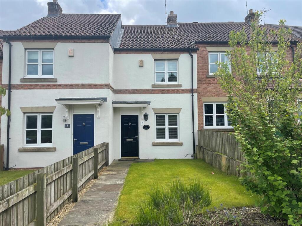 5 Mere Grange, Fridaythorpe front photo.jpg