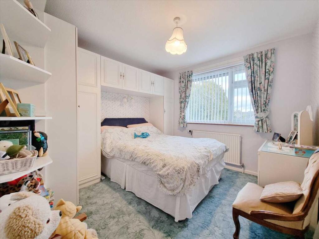 Bedroom 3: