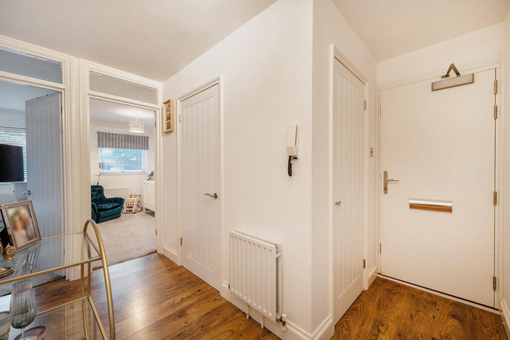 1384318-8-693186c...