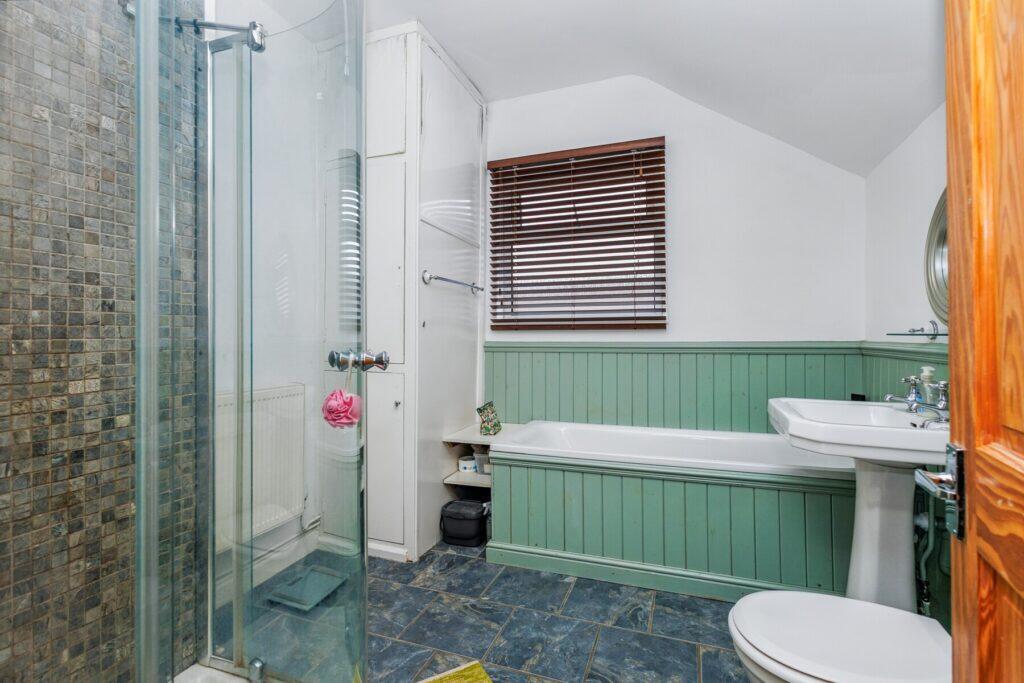 Melton Road - Bathroom