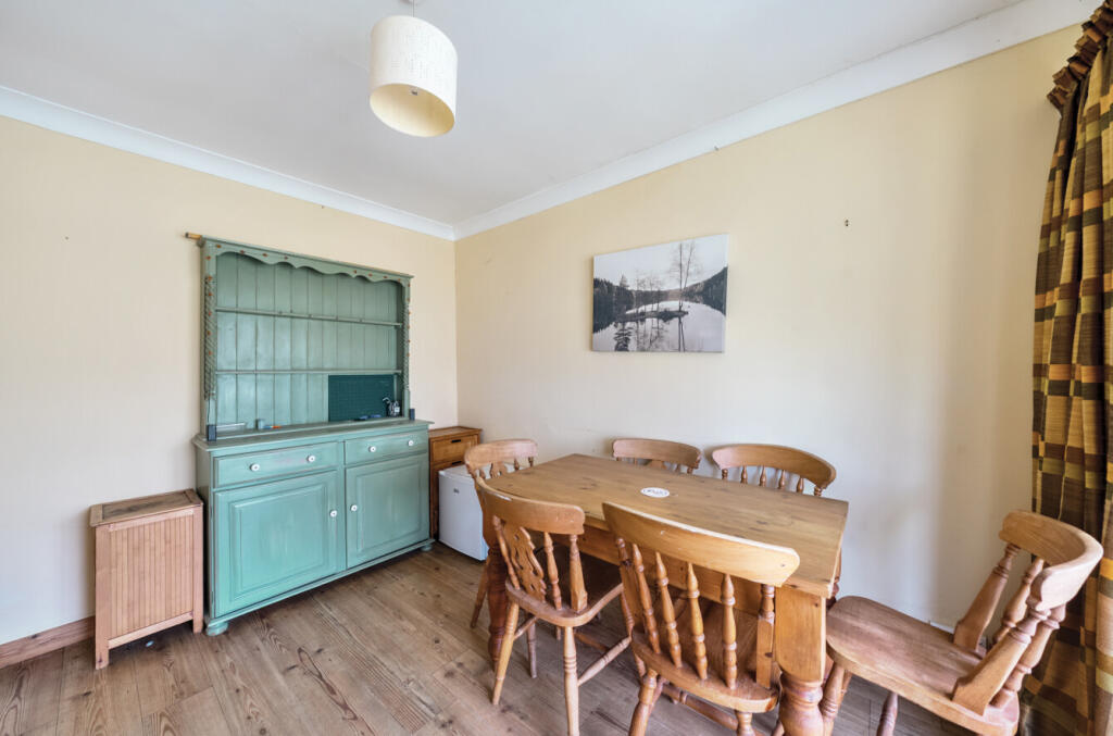 1301157-11-683dbe...