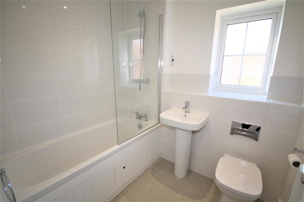 Family Bathroom.JPG