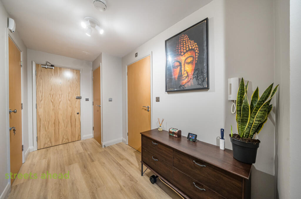 c7343948-102f-4d3...