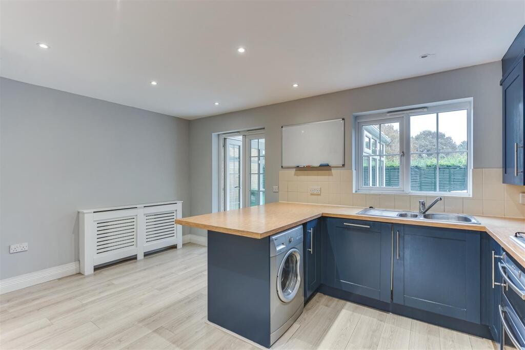 Harmonds Wood Close-19.jpg