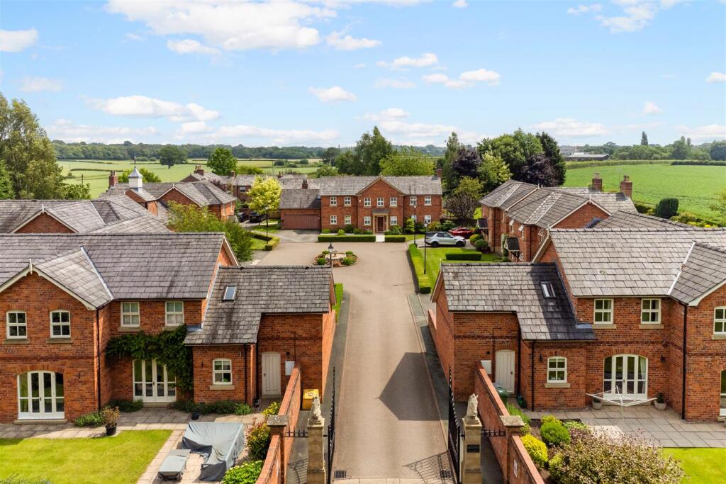 94088_8 Steadings Rise Mere (6).jpg