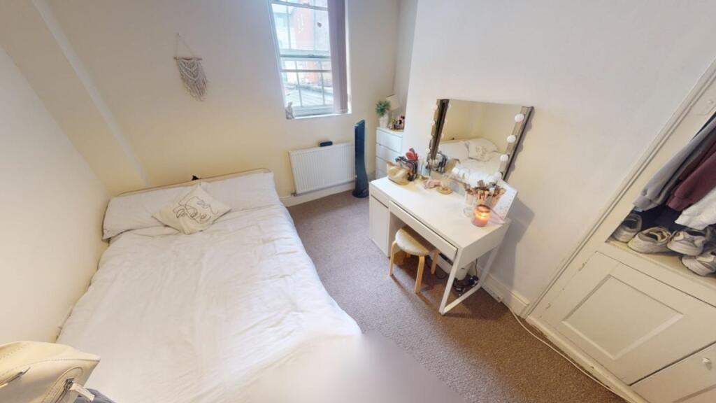 Cozy and well-maintained single bedroom featuri...