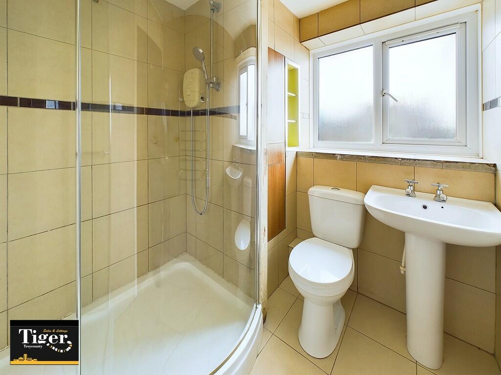 CAM02176G0-PR0364...